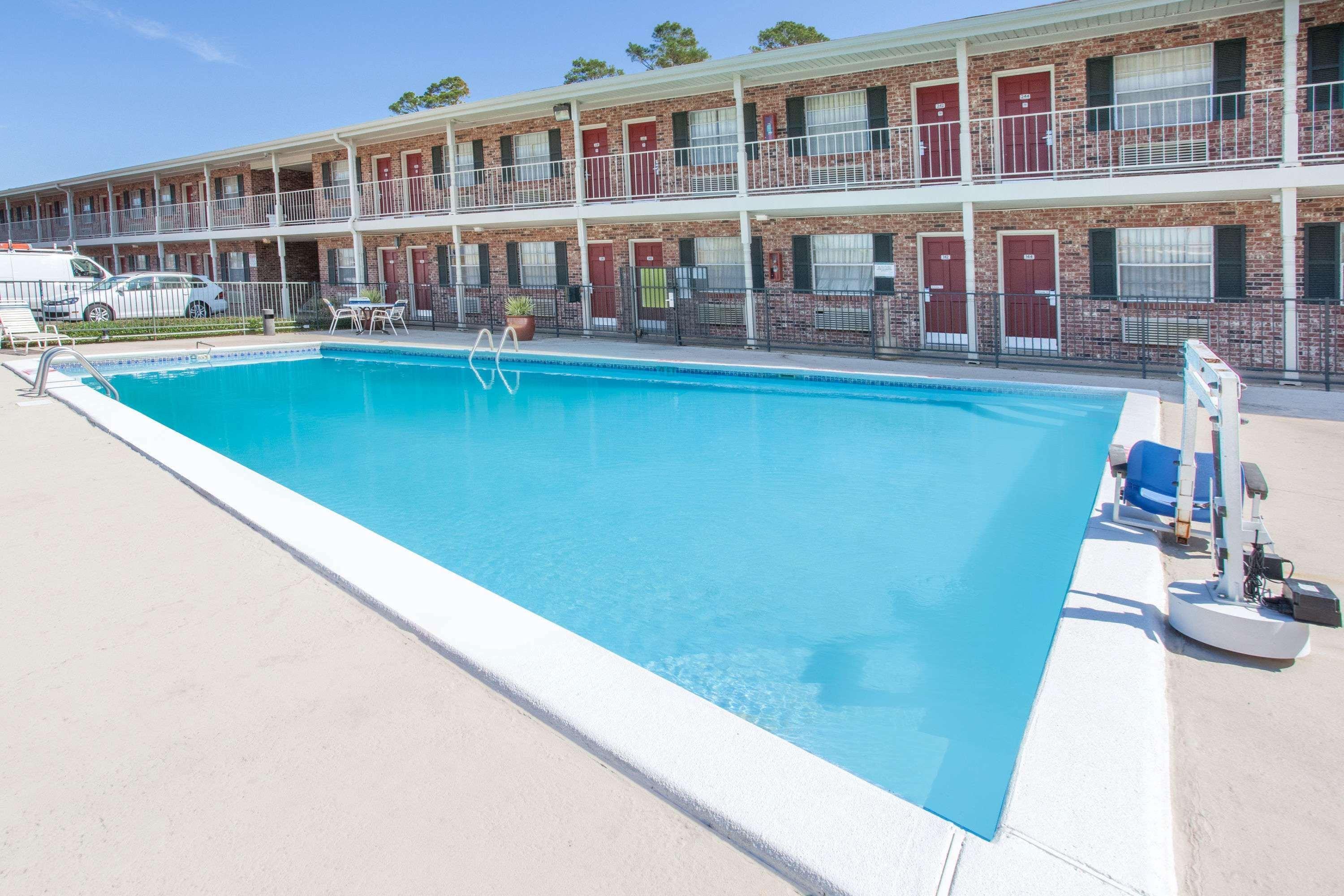Super 8 By Wyndham West Monroe Hotel Exterior foto